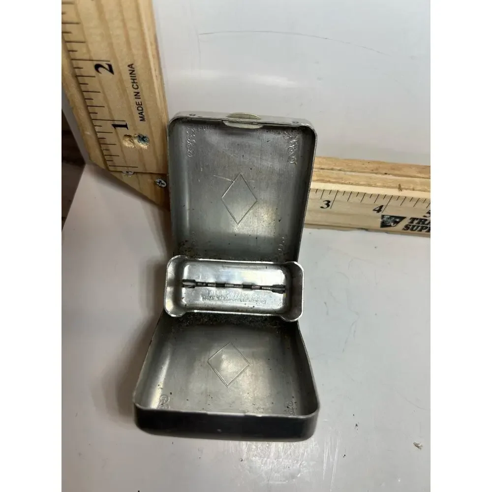 Vintage 1921 Fillkwik Co. Metal Razor Blade Case Antique Shaving Collectible